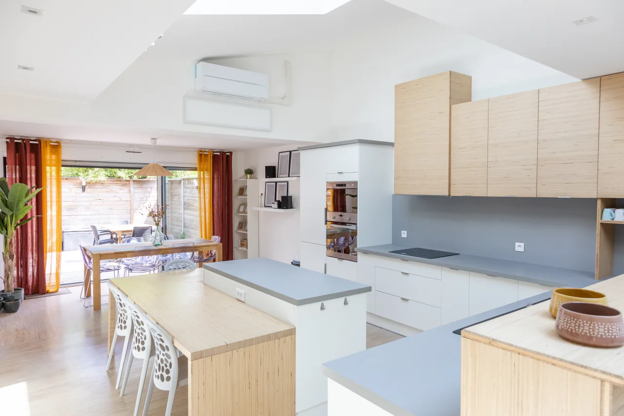 Loft La Vesée — vue d'ensemble, hauteurs sous plafond et volumes