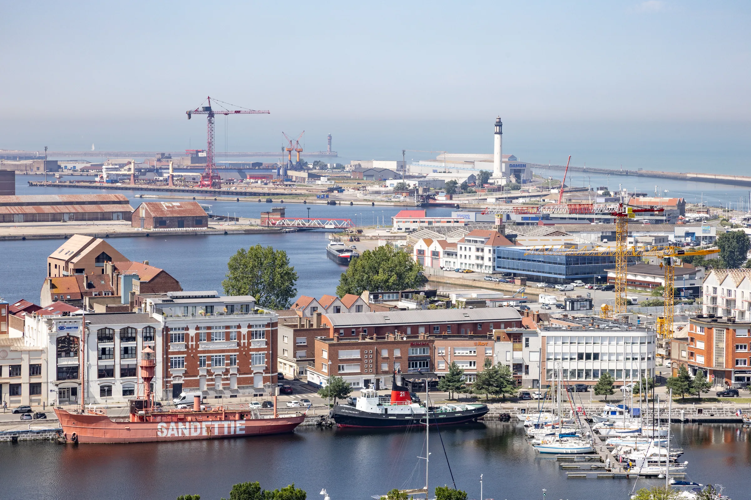Dunkerque, le port et la marina vus depuis le sommet du beffroi