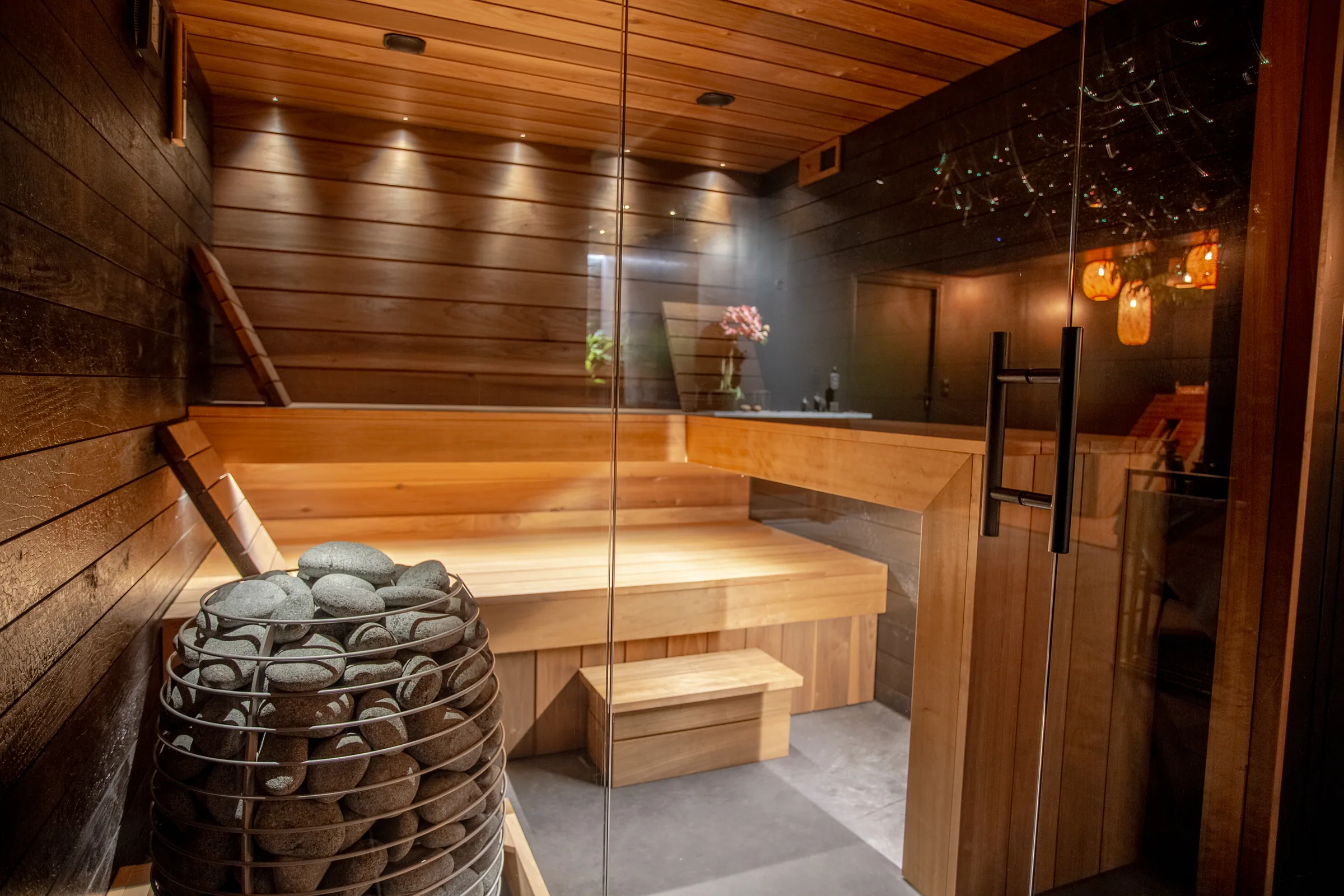 Maison La Vesée, ambiance du SPA privatif — sauna, espace détente